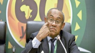 رئيس الاتحاد الأفريقي لكرة القدم